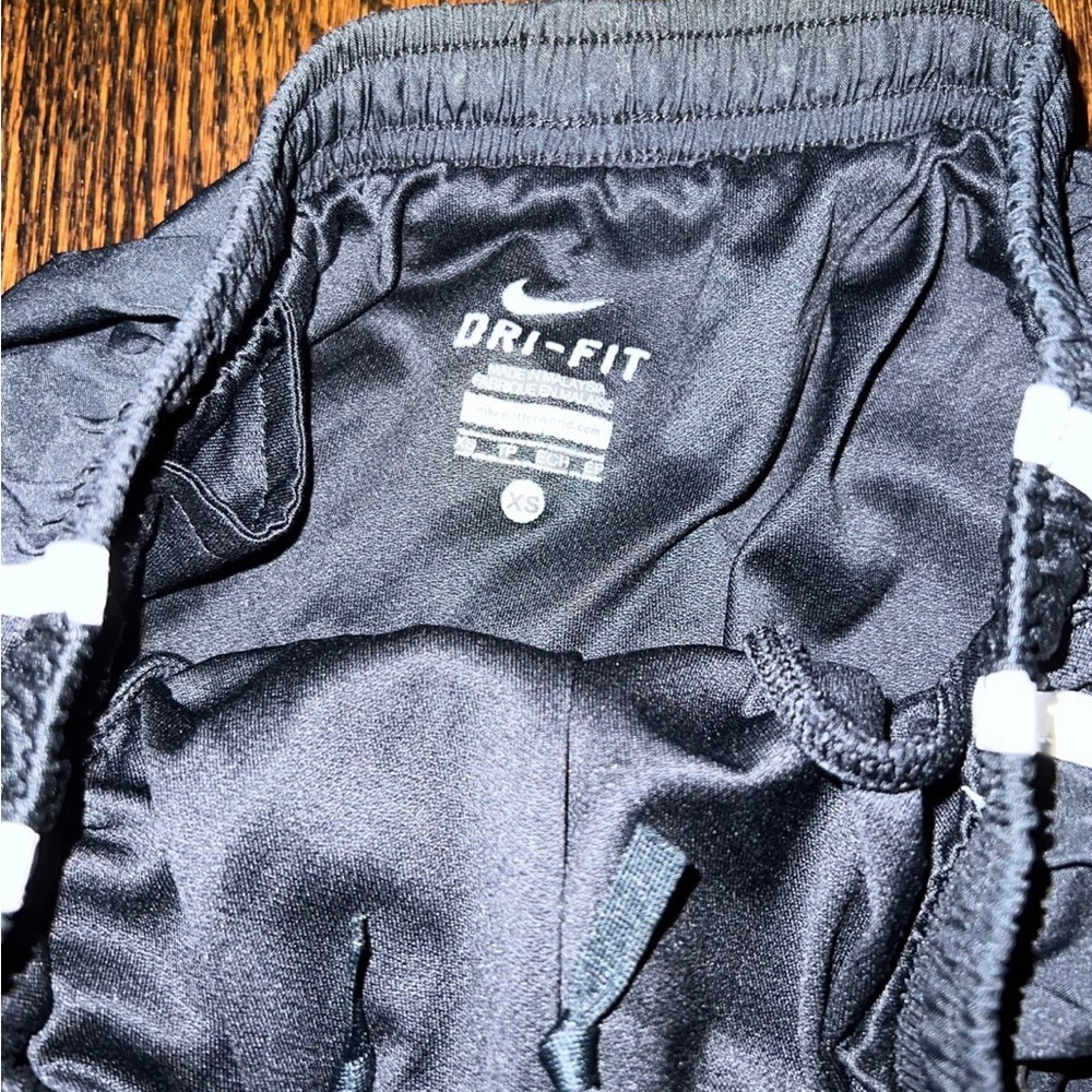 Nike Shorts Set - Picture 6 of 10